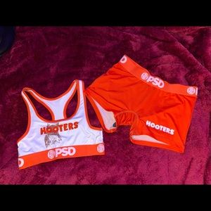 Hooters Lounge Set